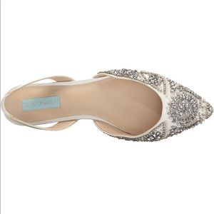 Betsey Johnson Pointed Toe Flat
